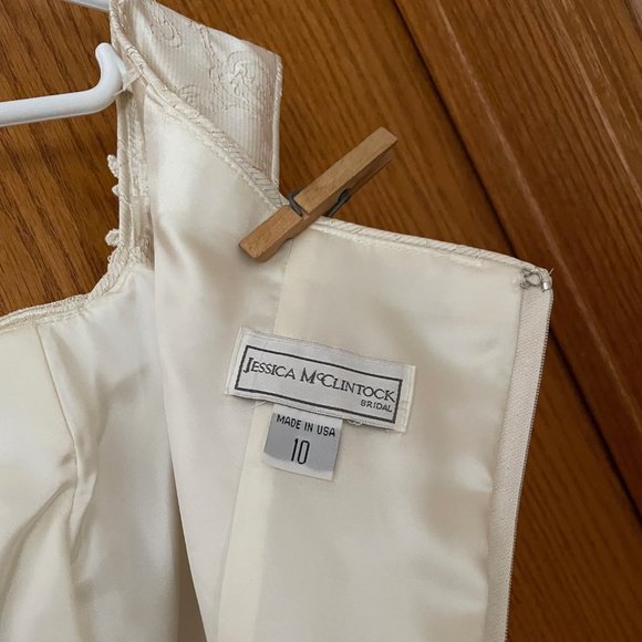 Jessica McClintock Ivory Wedding Dress - Picture 6 of 9